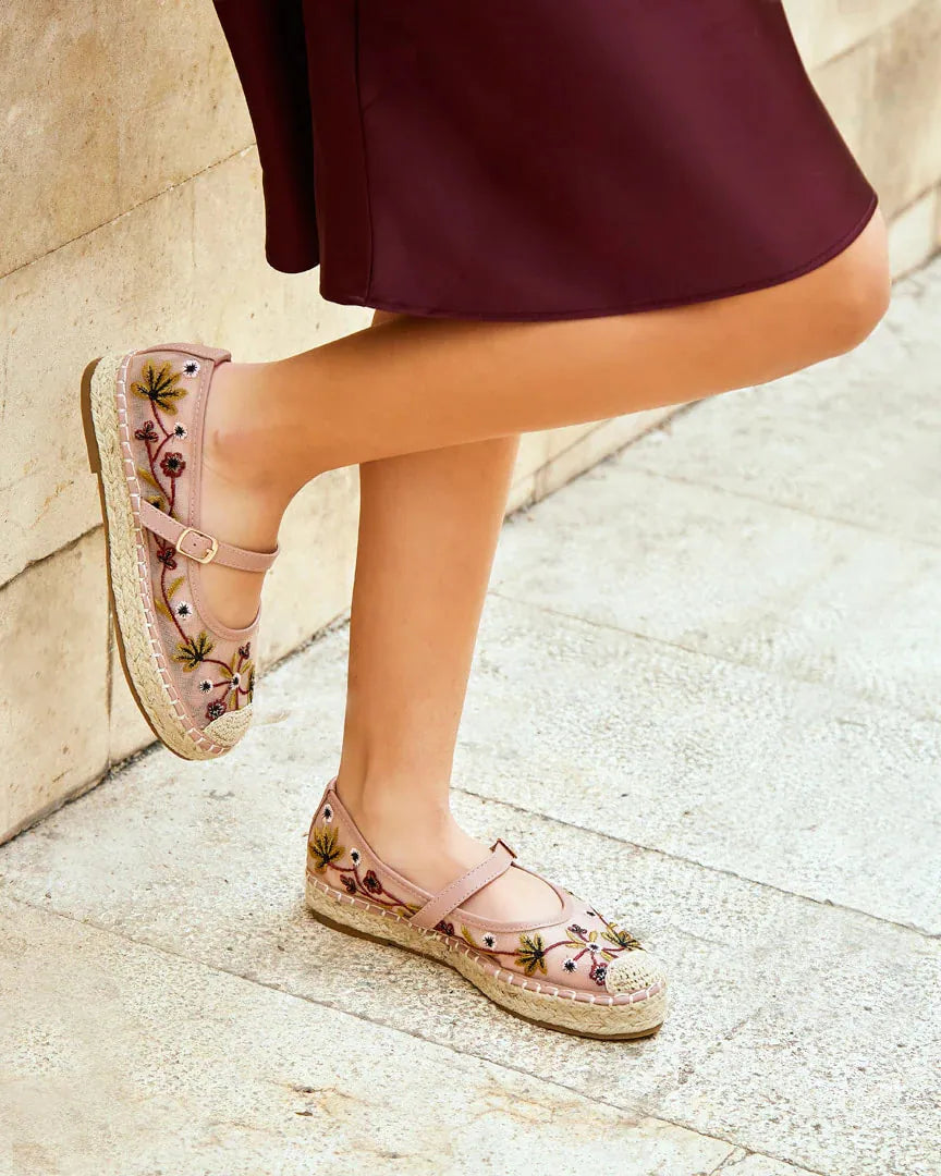 Merceditas con Plataforma Rejilla Bordado de Flores