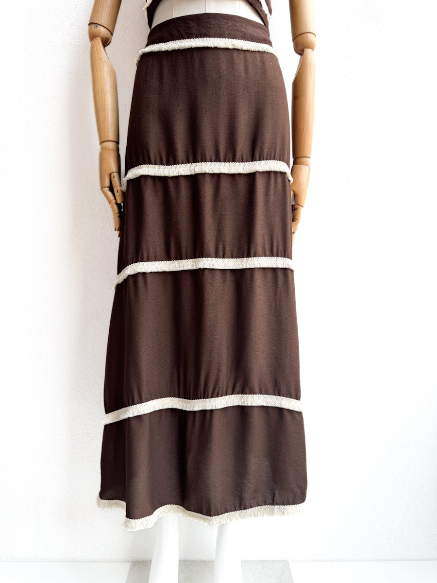 Conjunto Top y Falda con Detalles en Contraste