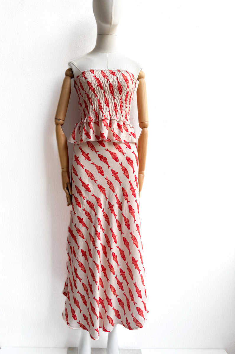Conjunto Top y Falda Estampado de Peces – Disponible en Rojo y Beige