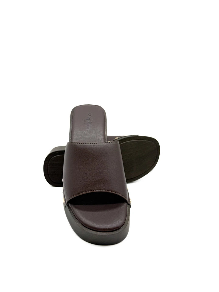 Sandalias de Cuña Tipo Zueco con Plataforma Efecto Madera y Tachuelas