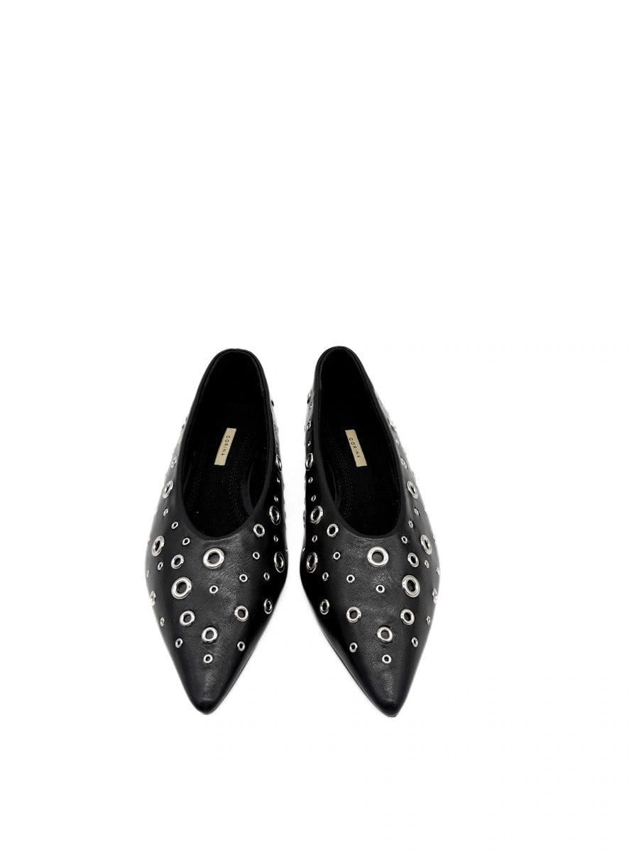 Bailarinas de Punta Afilada Y Ojales Metálicos, Corina M5610