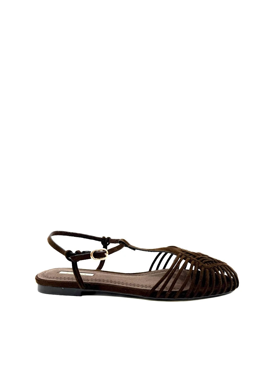 Sandalias Planas Estilo Cangrejeras Corina con Tiras Entrelazadas y Cierre de Hebilla