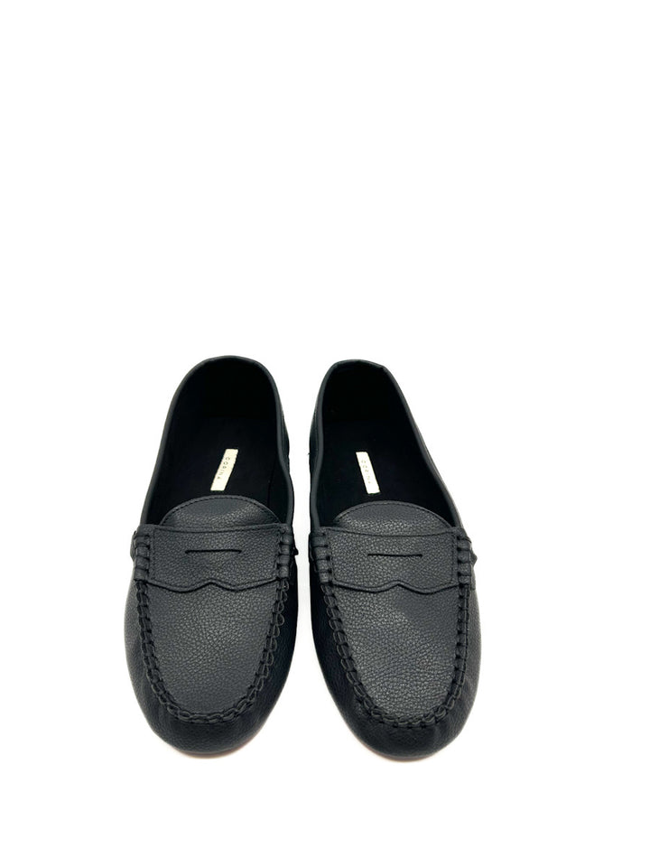 Mocasín Plano Negro Corina M5135