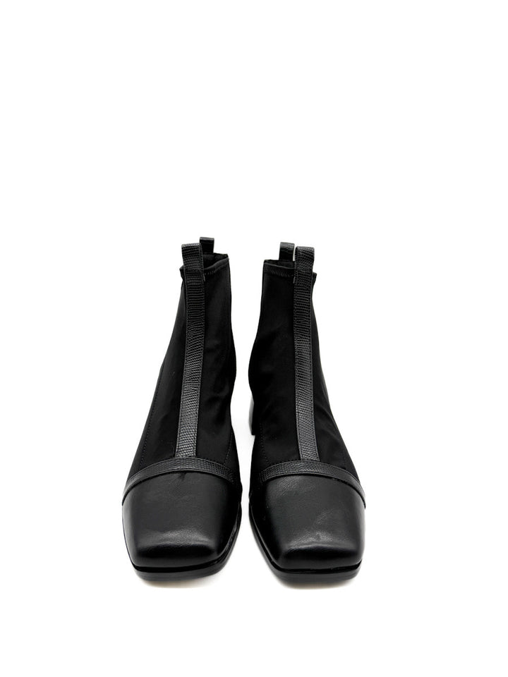 Botines Tacón Cuadrado Negras Texturizadas y Marrones Bicolor