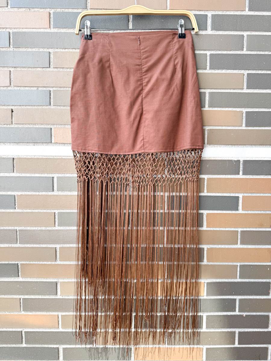 Falda Pareo con Flecos y Bordado Floral