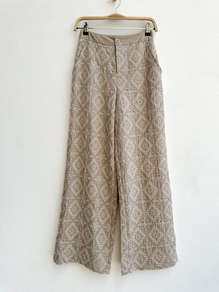 Pantalón Bordado 7033 Beige