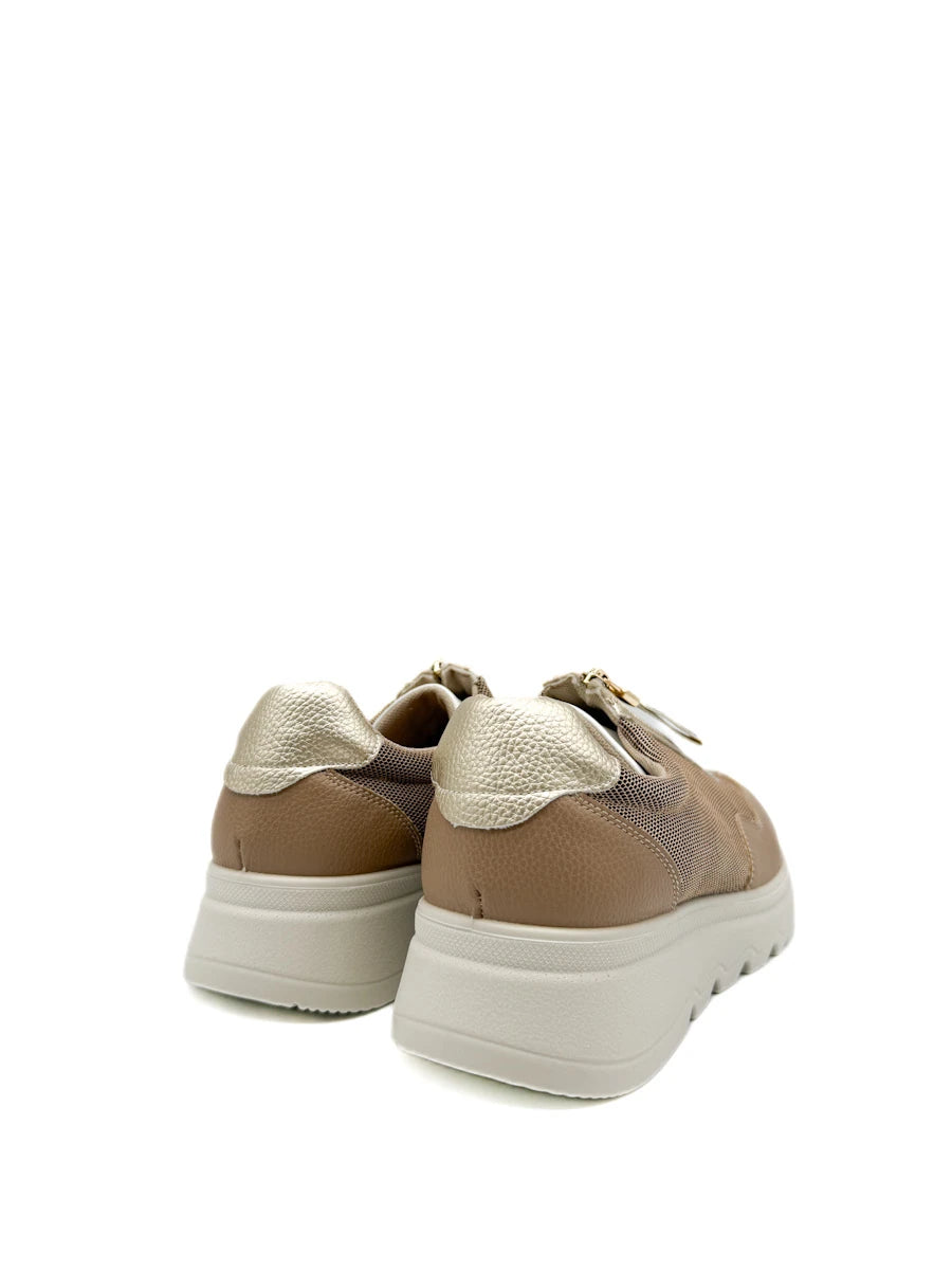 Zapatilla Siena - Deportiva Camel con Cremallera Dorada y Plataforma