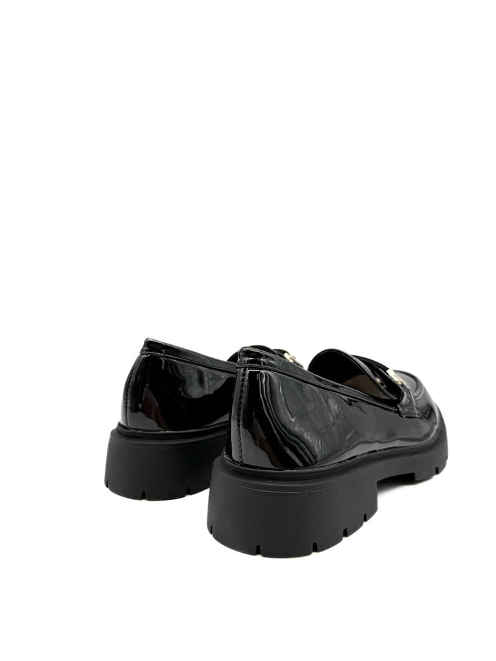 Mocasines de Charol con Suela Dentada y Hebilla Metalizada para Mujer