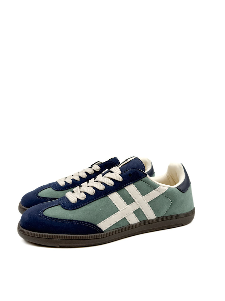 Zapatillas Deportivas de Antlina Bandas Blancas. Corina M5520