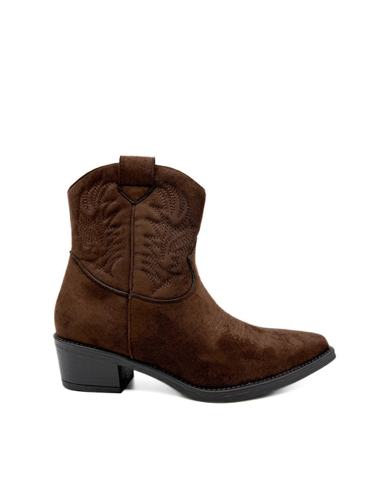 Botines cowboy  con bordados.
