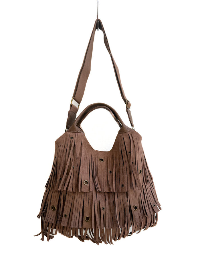 Bolso de hombro bohemio con flecos y detalles dorados