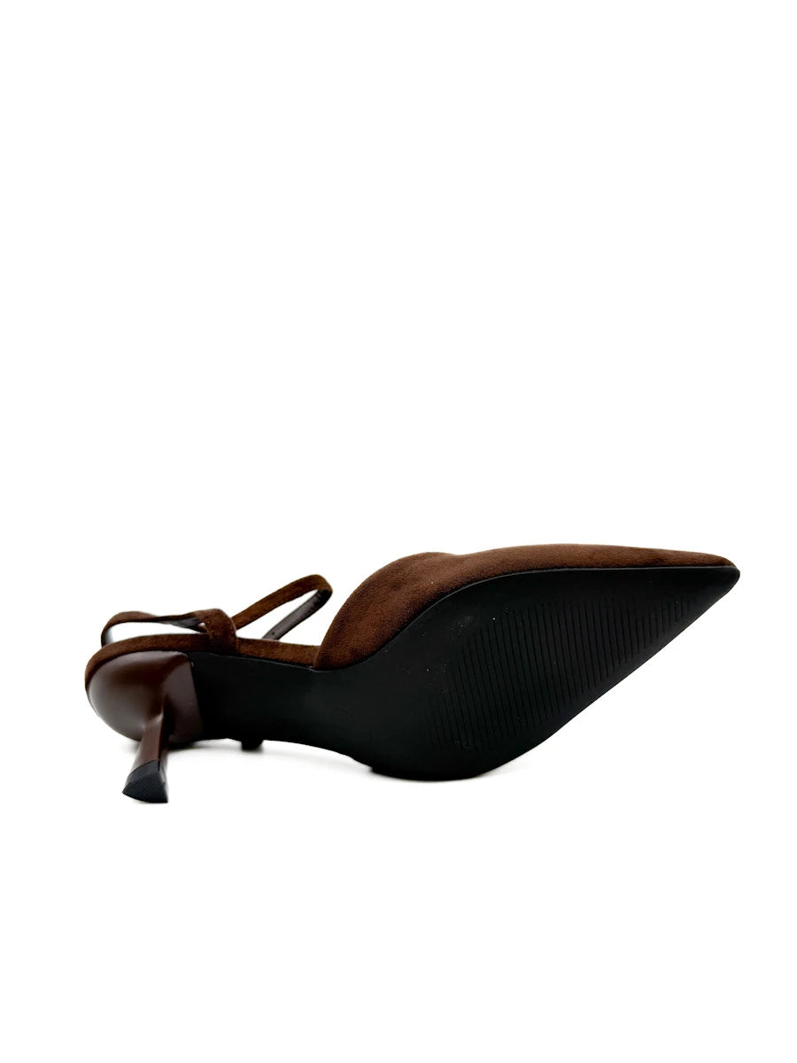 Zapatos destalonados de punta fina con tacón bajo y acabado en antelina