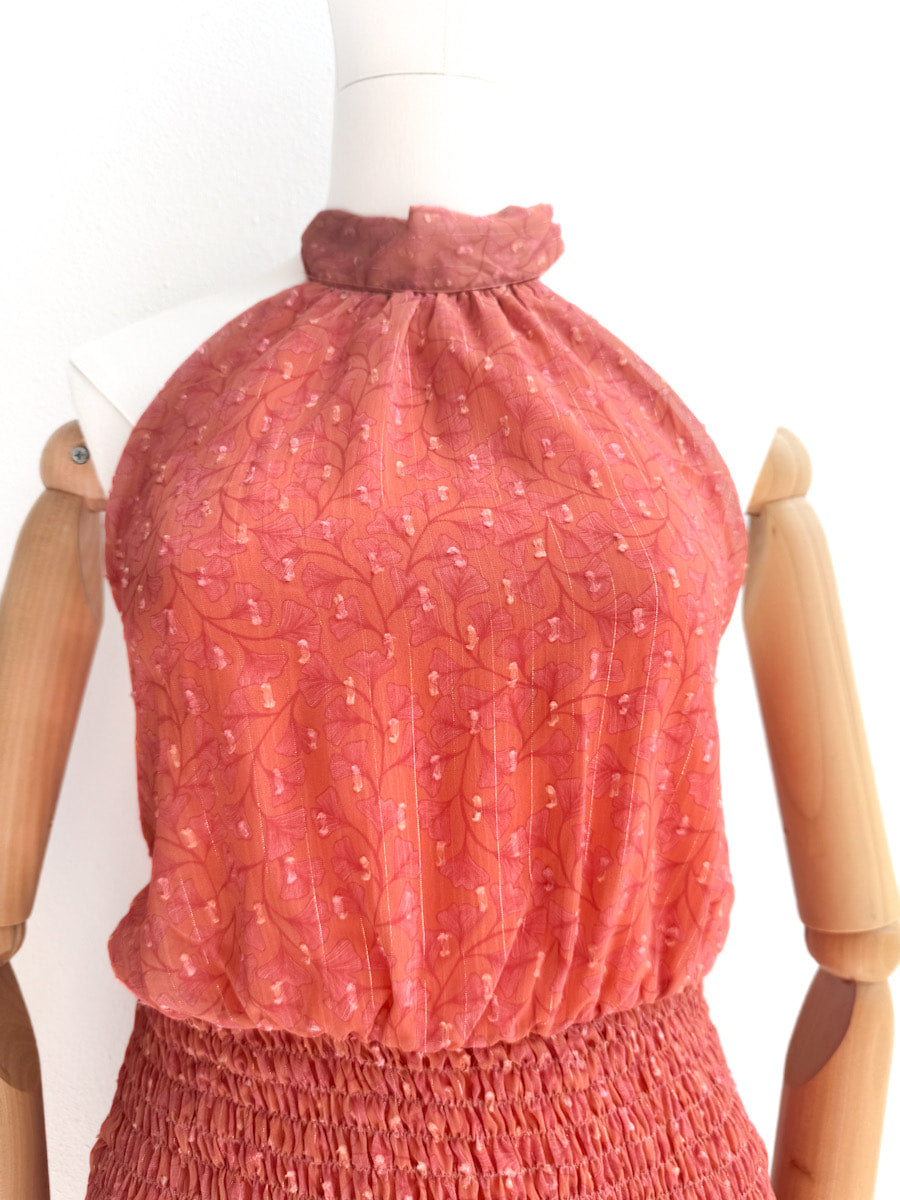 Vestido Corto Estampado con Cuello Halter y Volante