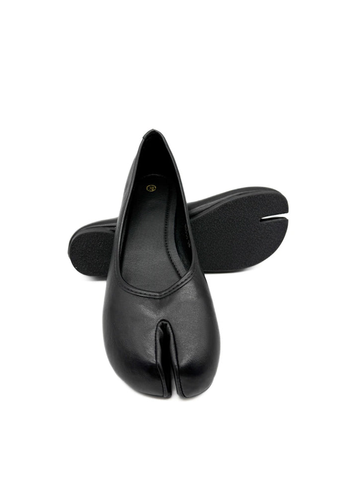 Bailarinas Tabi de Piel Sintética en Color Negro – Calzado Plano Vanguardista para Mujer