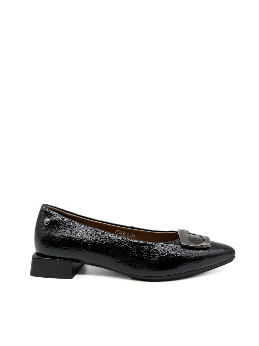 Zapatos de Tacón Bajo con Hebilla: Elegancia y Comodidad
