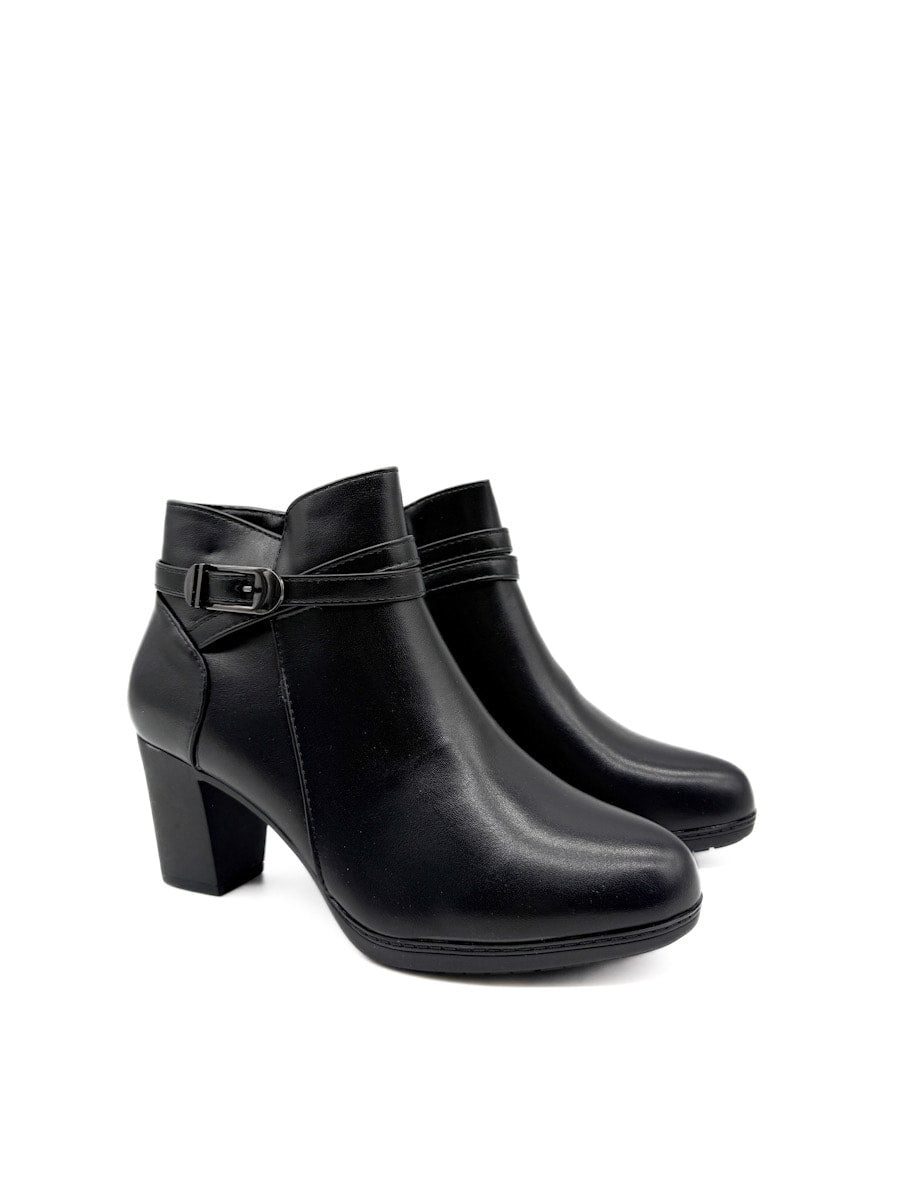 Botines con Hebilla Cruzada y Tacón Grueso: Elegancia y Comodidad en Cada Paso