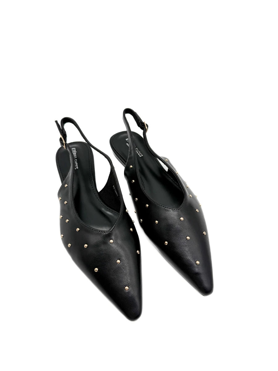 Zapatos Planos Destalonados de Puntera Fina con Tachuelas