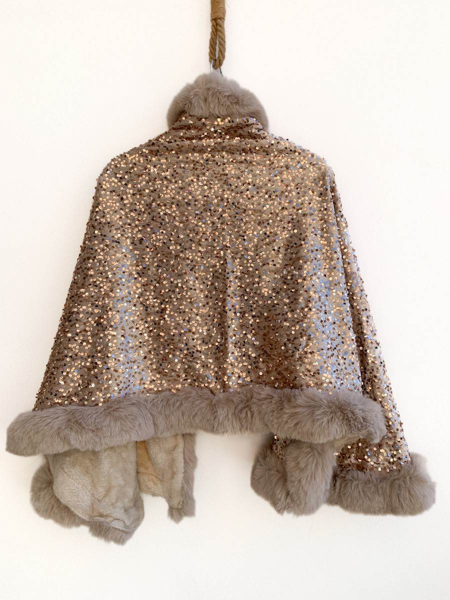 Capa 2350 Con Lentejuelas