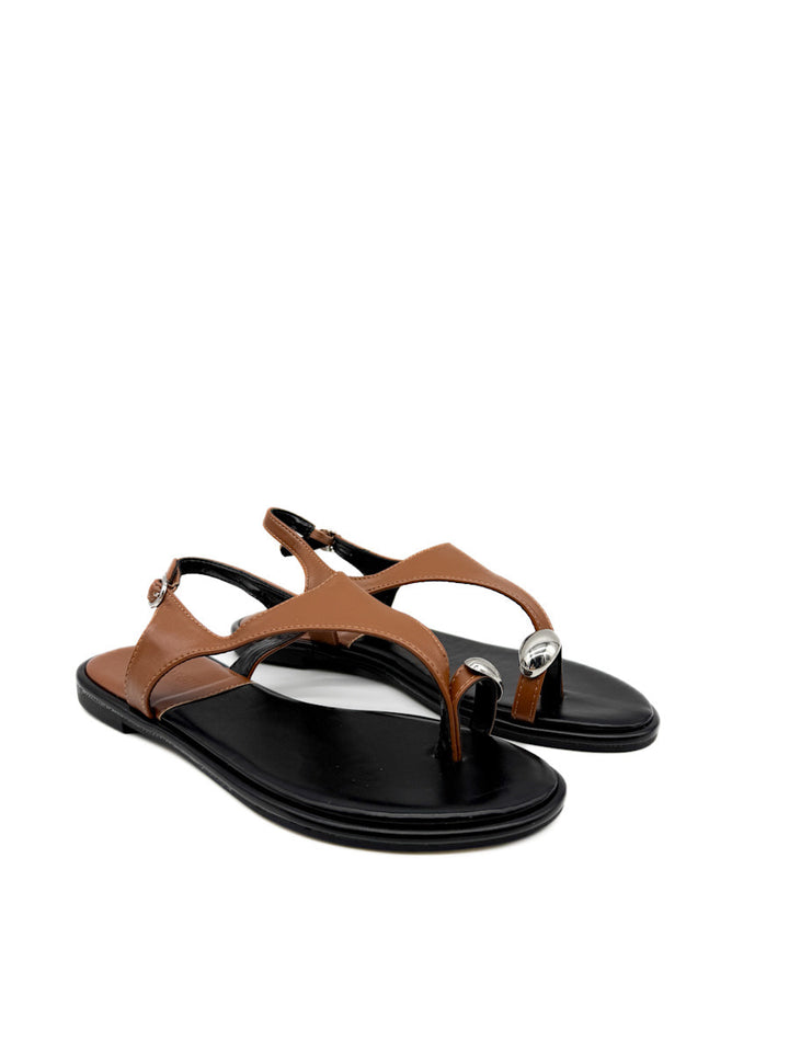 Sandalias Elegantes con Detalle Metálico y Correa Ajustable