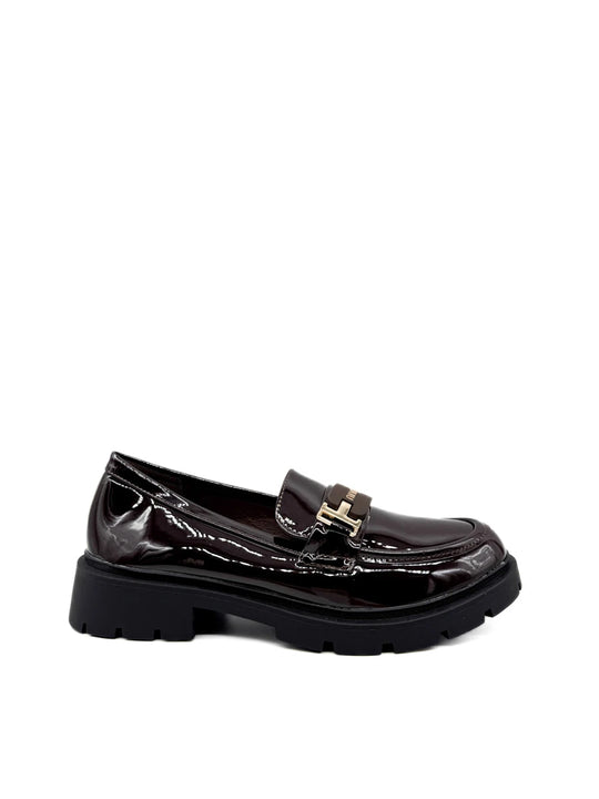 Mocasines de charol negros con suela track