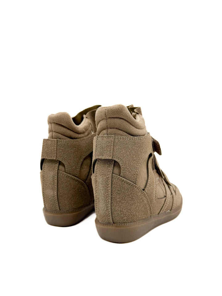 Zapatillas con Cuña Interna y Velcro en Antelina