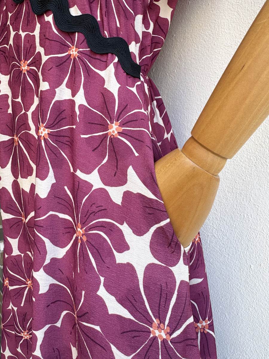 Vestido largo con estampado floral y bolsillos