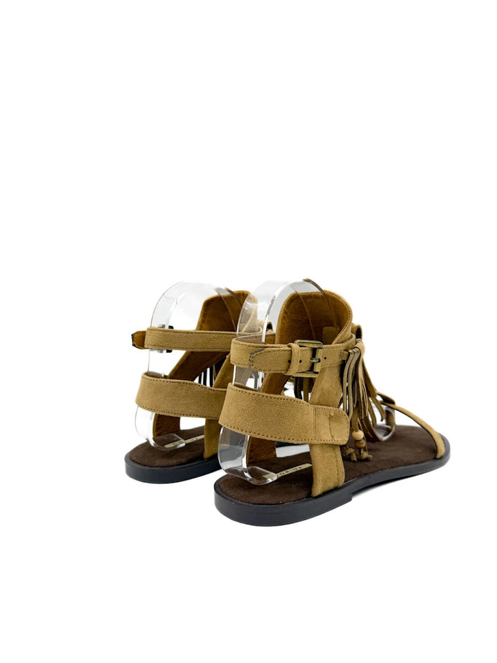 Sandalias Planas de Estilo Étnico Corina con Flecos, Cuentas de Madera y Cierre de Hebilla