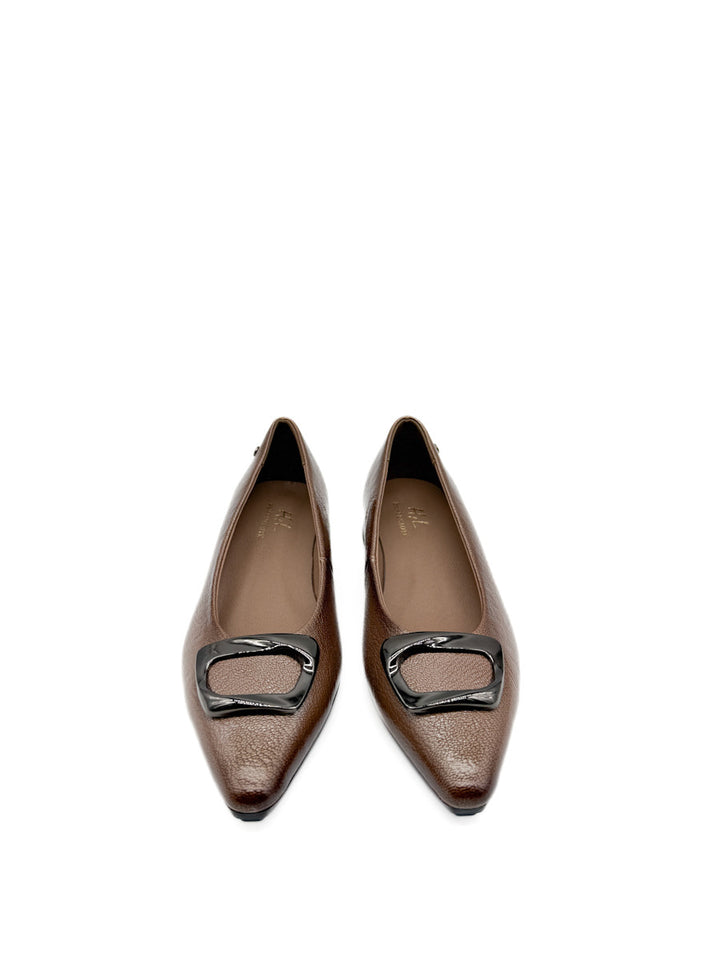 Zapatos de Tacón Bajo con Hebilla: Elegancia y Comodidad