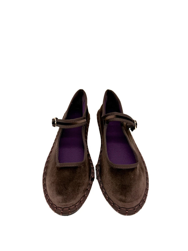 Mercedita Plana de Terciopelo Marrón con Forro Morado