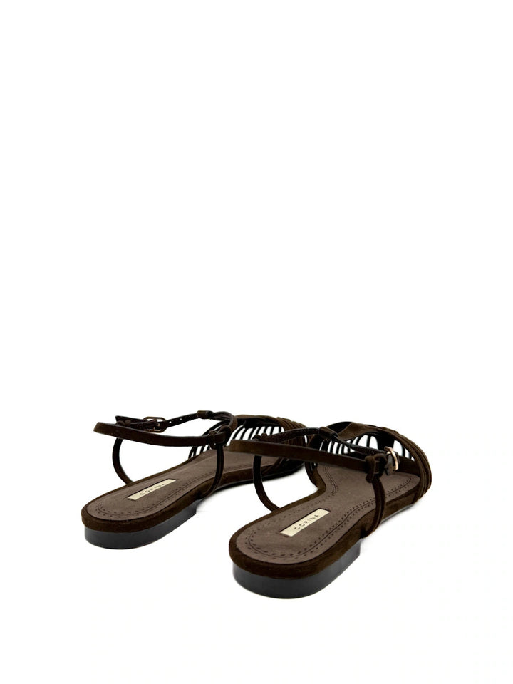 Sandalias Planas Estilo Cangrejeras Corina con Tiras Entrelazadas y Cierre de Hebilla