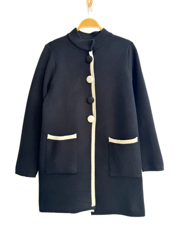 Abrigo de punto con botones contrastantes Negro