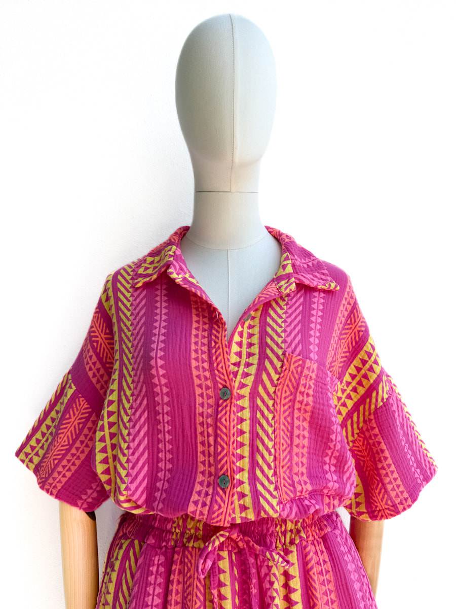 Conjunto Camisa + Short Estilo Étnico – Comodidad y Color para tu Verano