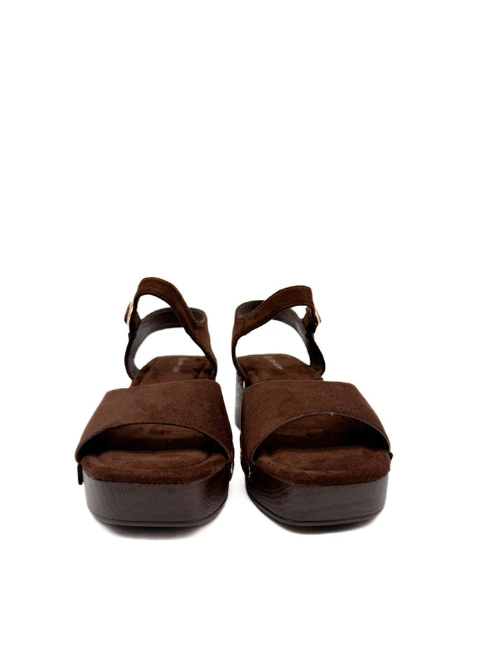 Sandalia Zueco de Plataforma con Pulsera y Tachuelas