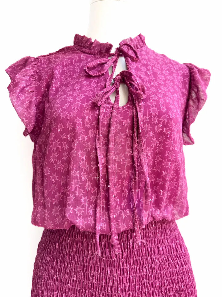 Vestido Corto Estampado con Nido de Abeja y Volantes