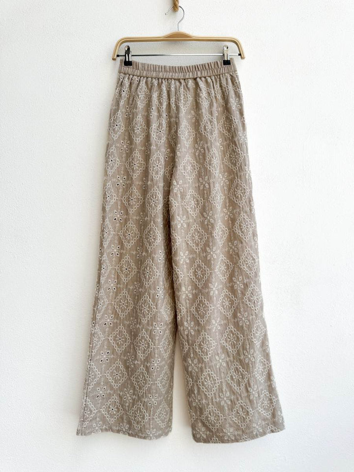 Pantalón Bordado 7033