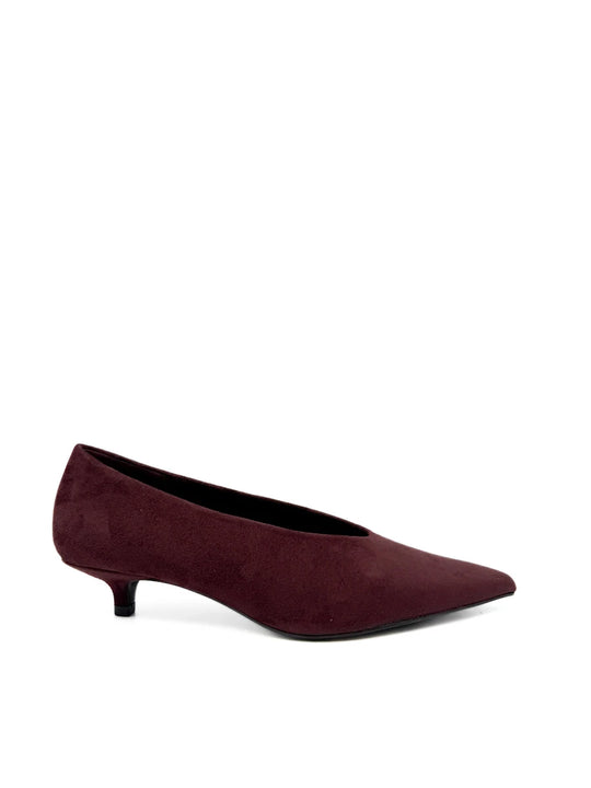 Zapato salón antelina kitten heel burdeos.