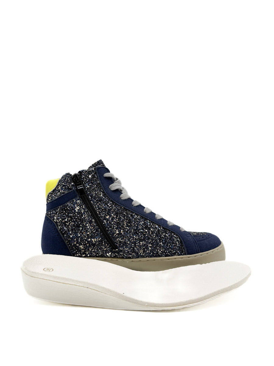 Zapatillas Urbanas de Media Caña con Detalle de Flama