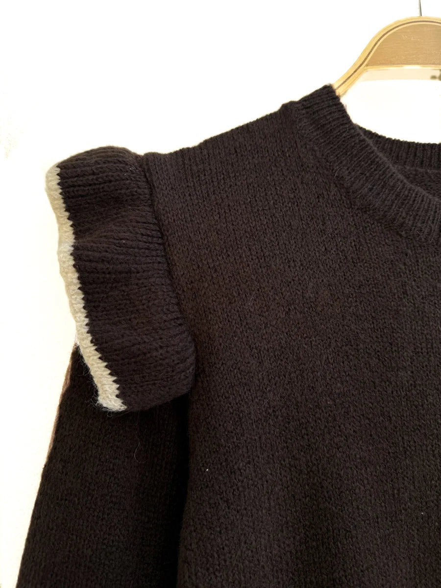 Jersey de punto suave con volantes en los hombros