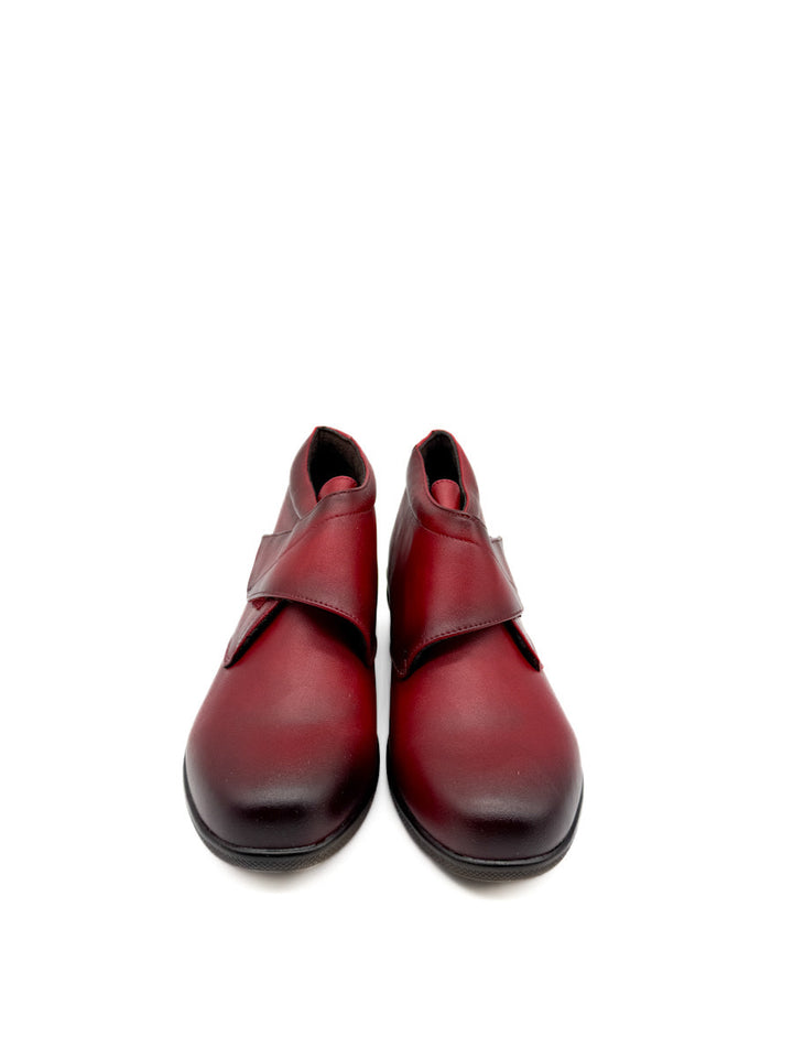 Botines de Cuña Baja con Cierre de Velcro.