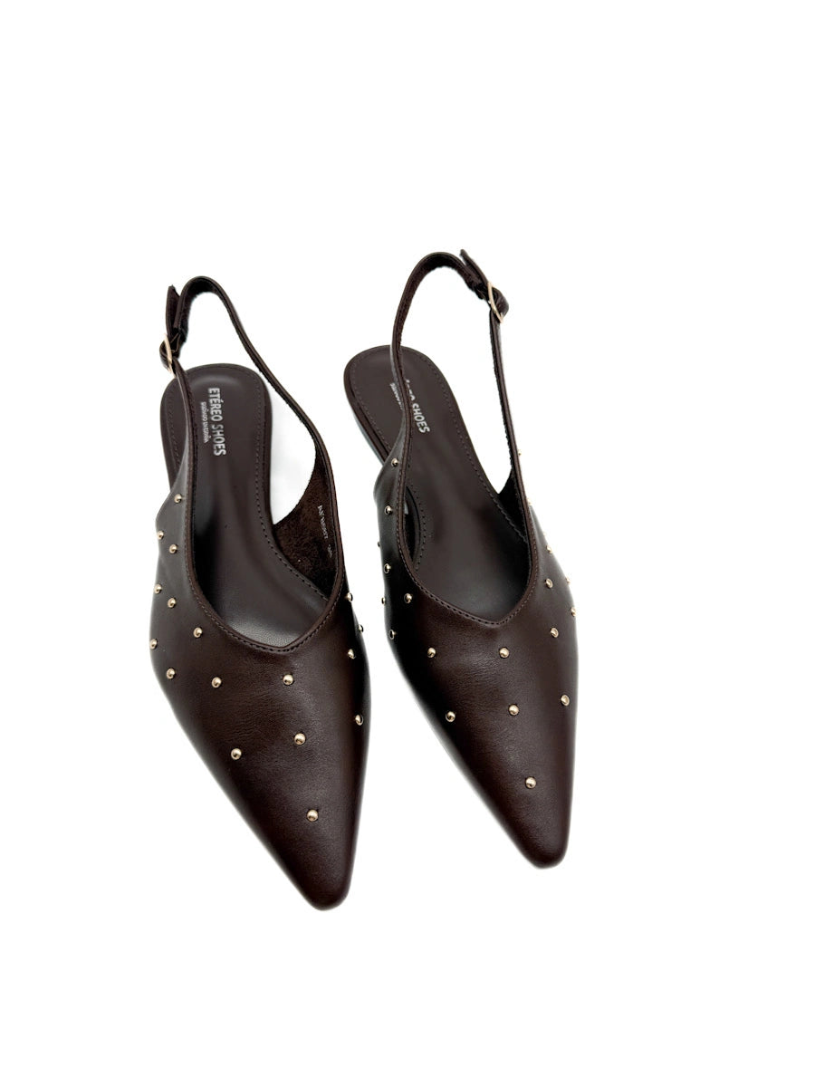 Zapatos Planos Destalonados de Puntera Fina con Tachuelas