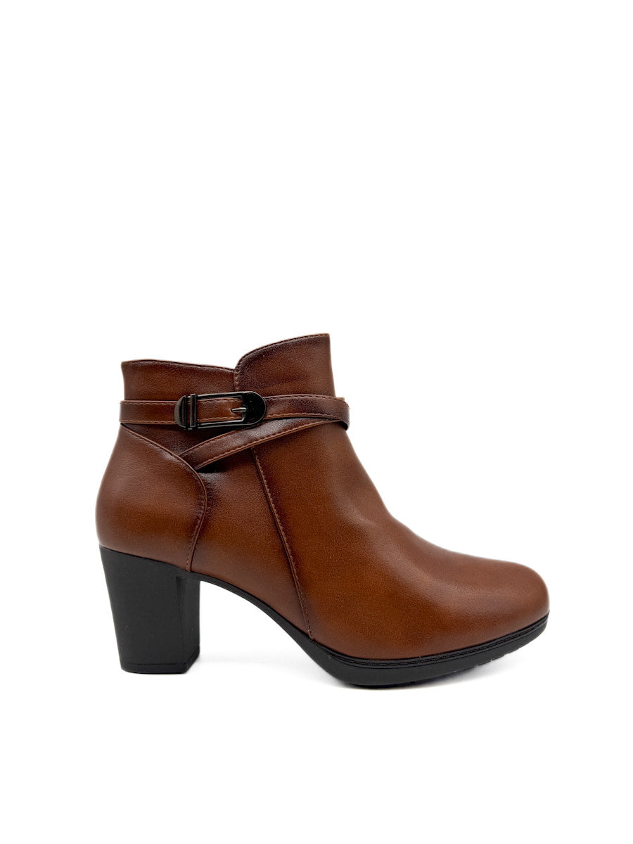 Botines con Hebilla Cruzada y Tacón Grueso: Elegancia y Comodidad en Cada Paso Camel