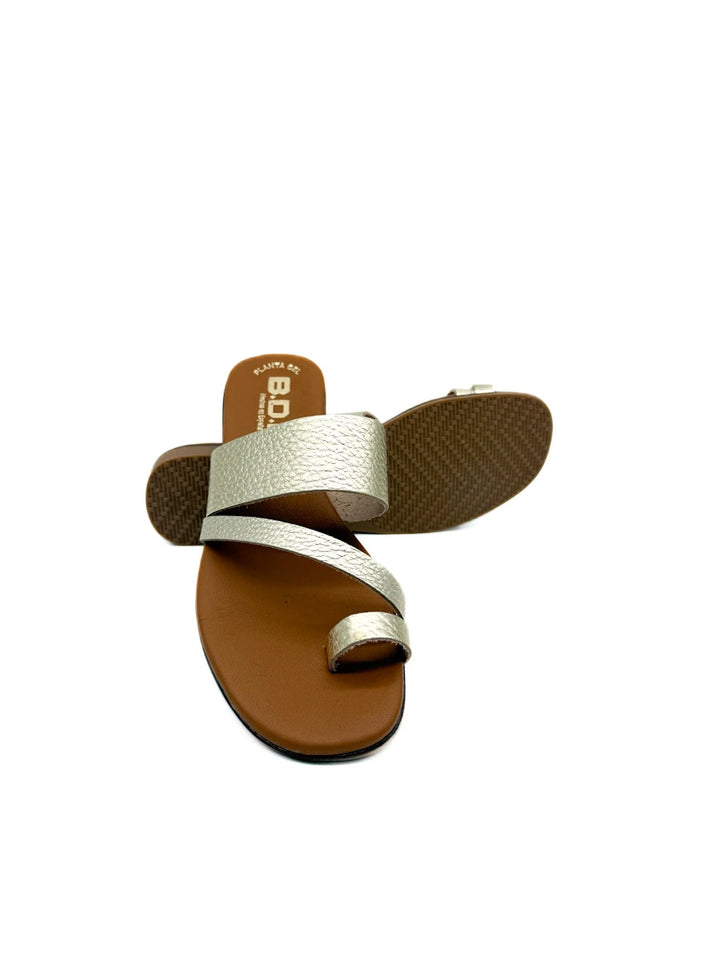 Sandalias de Cuero con Tira de Dedo y Plantilla de Gel - Artesanía Española