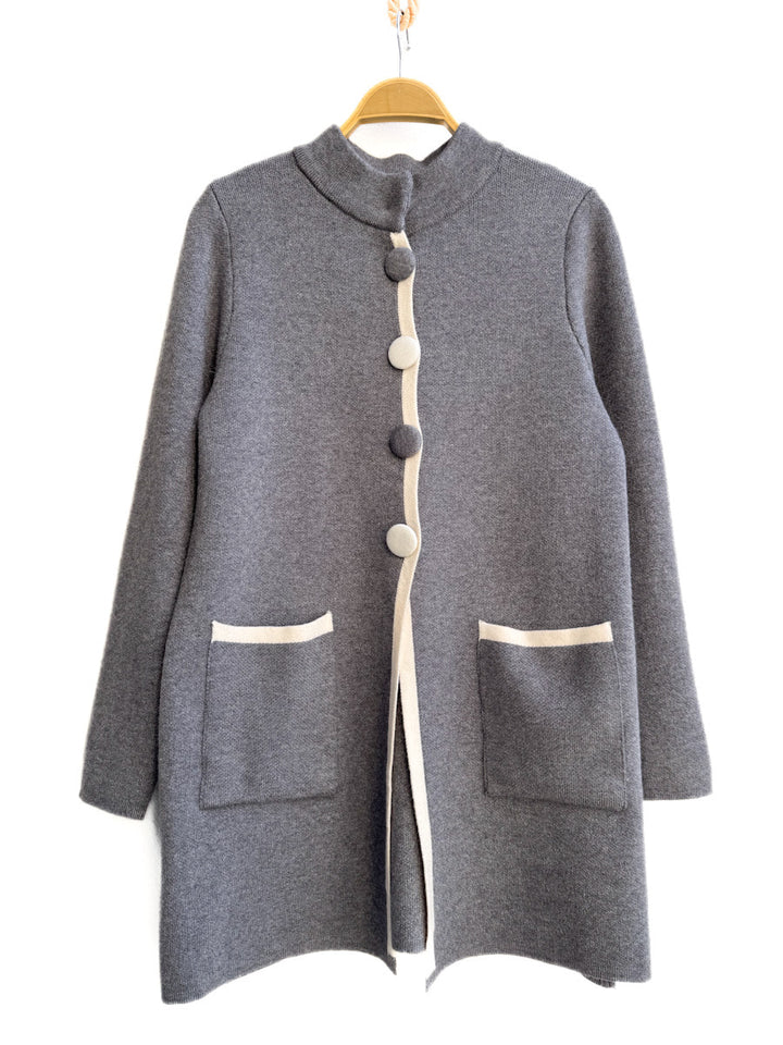 Abrigo de punto con botones contrastantes Gris