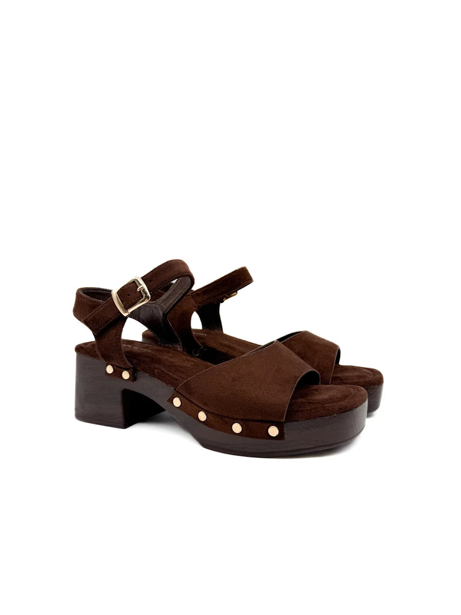 Sandalia Zueco de Plataforma con Pulsera y Tachuelas