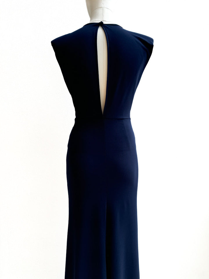 Vestido de Noche con Drapeado Elegante y Abertura en el Escote