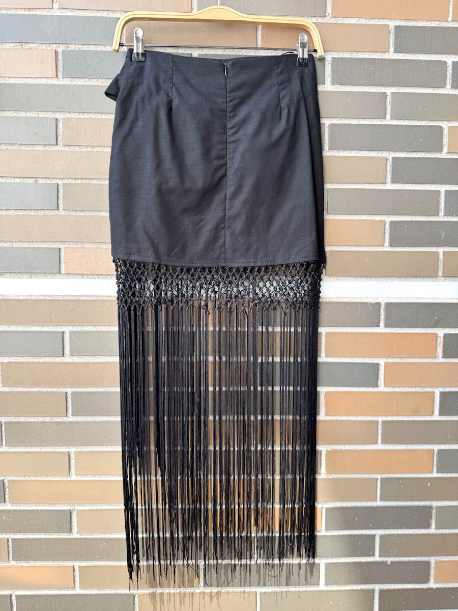 Falda Pareo con Flecos y Bordado Floral