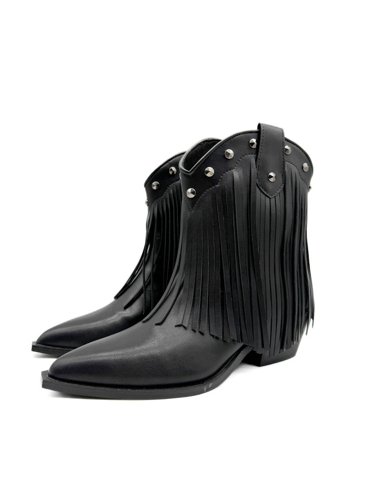 Botines cowboy con Flecos y Detalles Metálicos Corina M5796