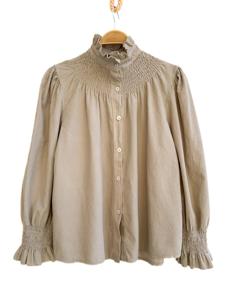 Blusa de Pana con Cuello Volante y Detalle Plisado