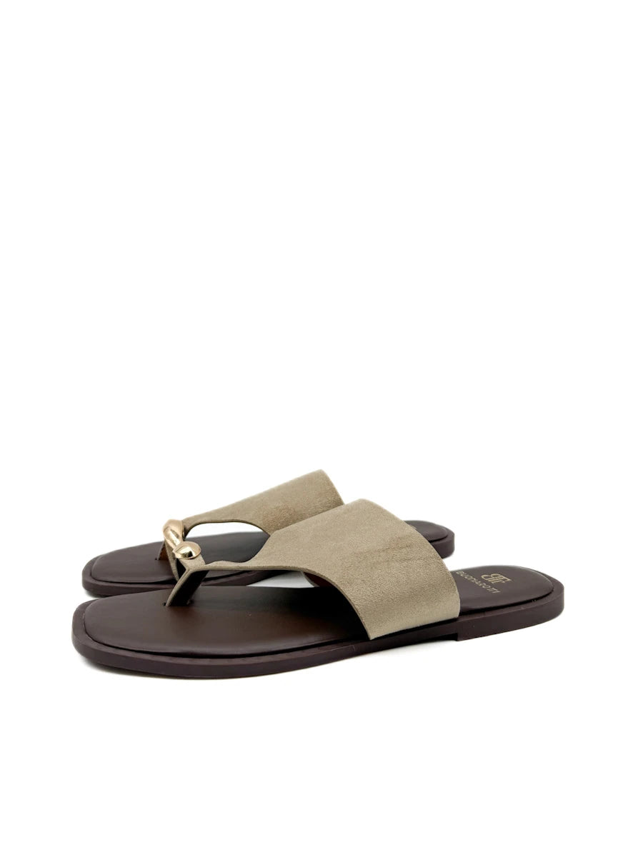 Sandalias Tipo Pala de Dedo con Detalle Metálico Dorado Mujer