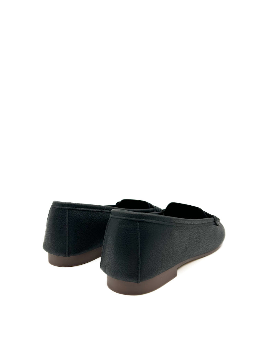 Mocasín Plano Negro Corina M5135